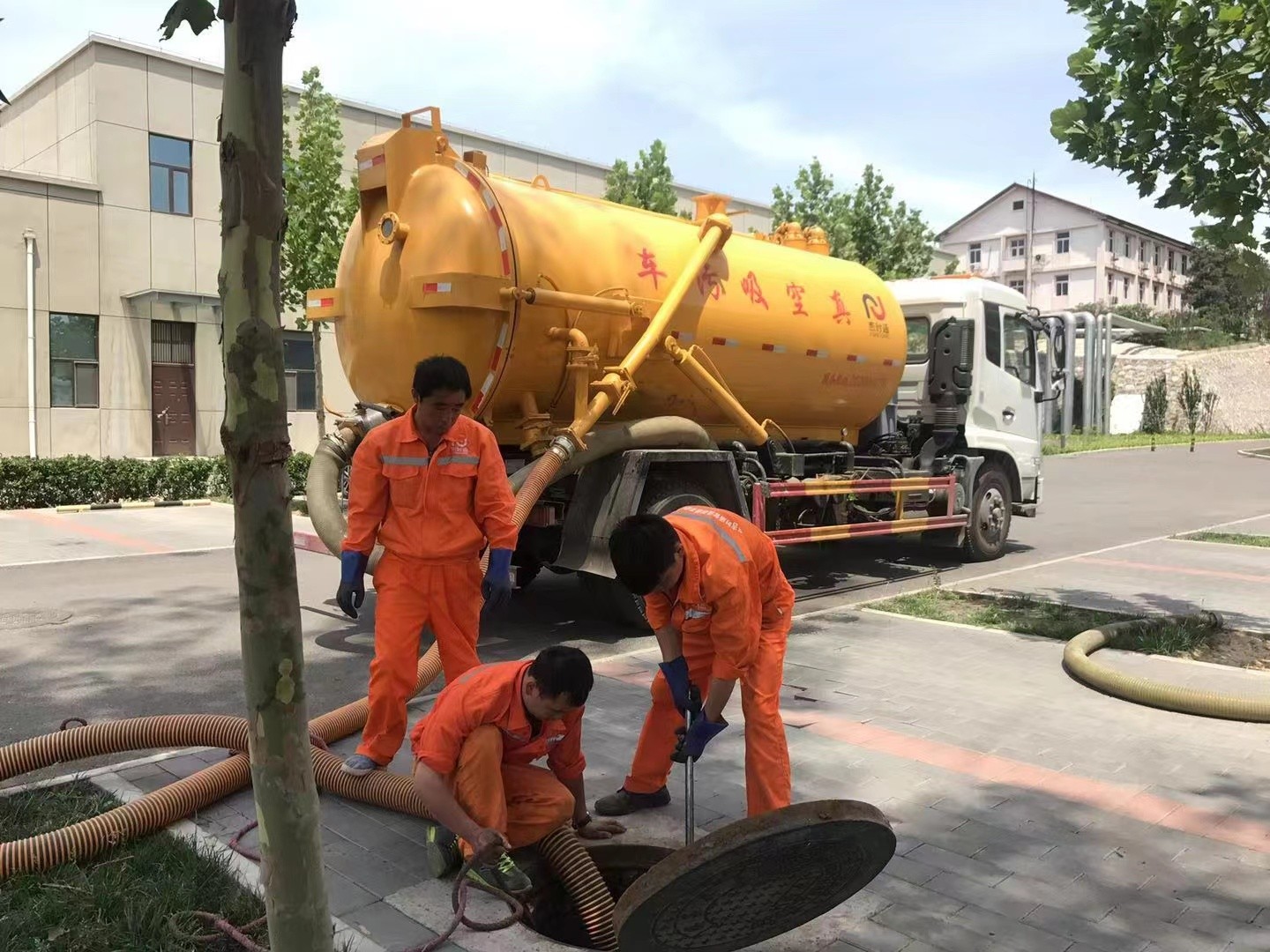 邵东化粪池清理与5-8吨吸粪车施工效率分析